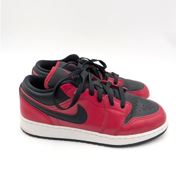 Nike Air Jordan 1 Low Youth Gym Sneaker Shoes Red/Black Pebbled Size US7Y EU40 - Picture 3 of 13